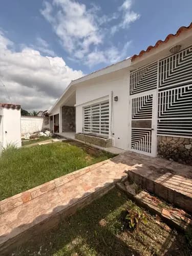 Ncam Casa Con Local En Venta Trigal Centro