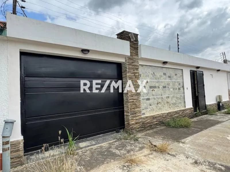 En venta hermosa casa de un solo nivel en Trigal Centro conjunto cerrado
