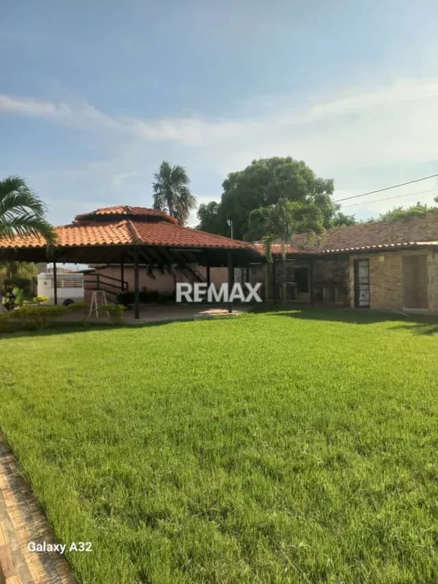 VENTA DE GRANJA MULTIFUNCIONAL CON TERRENO VIA EL MAYAL - CABUDARE