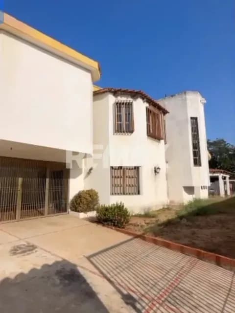 CASA QUINTA EN VENTA URBANIZACIÓN LOS OLIVOS MARACAIBO