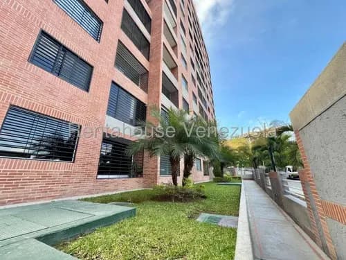 Apartamento Remodelado En Venta En Colinas De La Tahona #26-18004 Ad