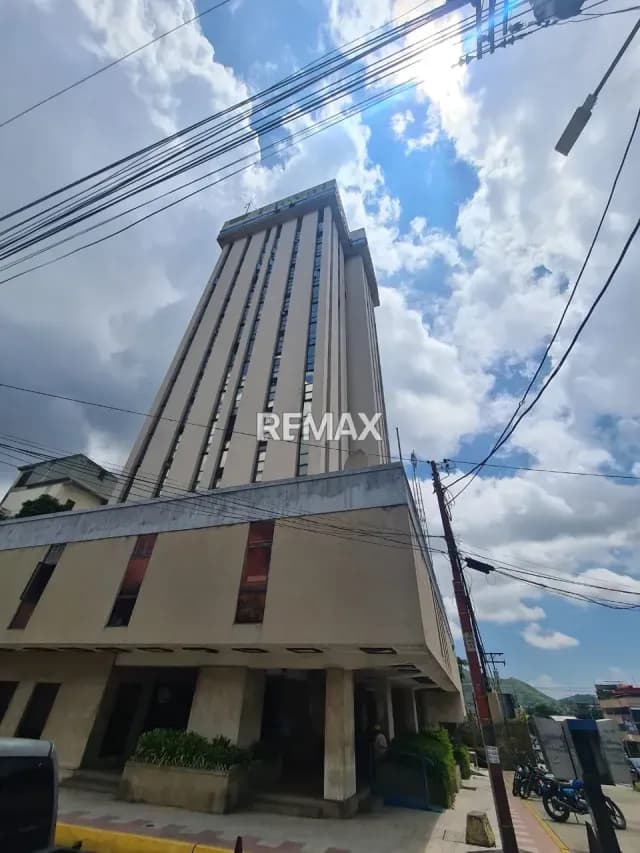 En Alquiler Oficina En La Cedeño Edificio Torre 4