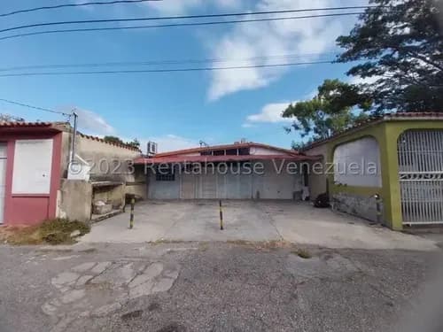 Maritza Lucena Trae En Alquiler Casa Comercial En Cabudare, Ideal Para Deposito, Con Cava Cuarto, Cubículos.