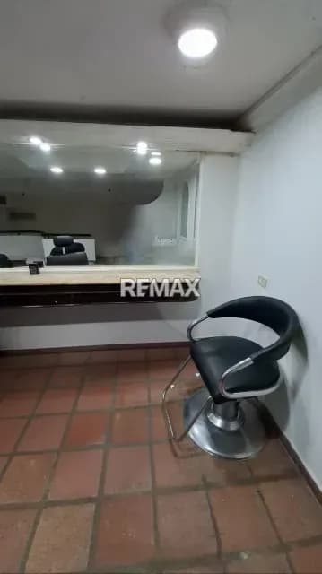 Local Comercial 90 mts2 en Centro Comercial El Viaducto.