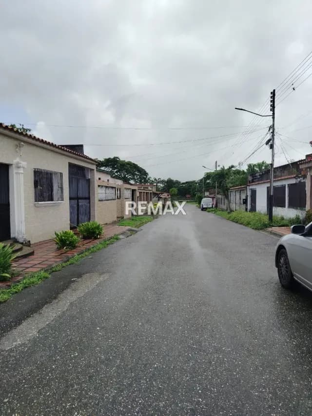 VENTA CASA UBICACION PRIVILEGIADA EN CAUCAGUA. DE OPORTUNIDAD
