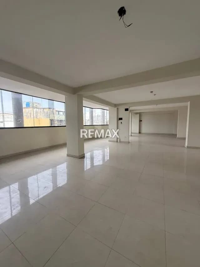 En Alquiler 3ra Planta del Centro Comercial MASCOLO.