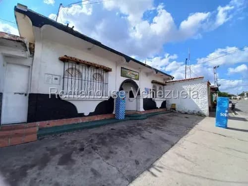 Julio Martínez Vende Fondo De Comercio En Cabudare, Cód. 26-11752, Totalmente Operativo Y Equipado, Con Piscina Amplia Y Cómoda.