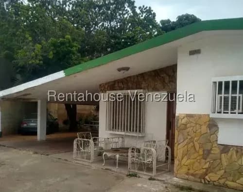 Casa En Venta En La Coromoto Con 750 Mts2 Cb