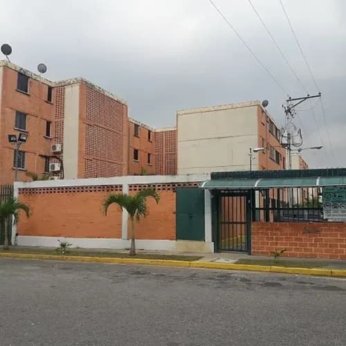 Asesoría De Inversiones Inmobiliaria Vende 3350-055 Confortable Apartamento En Residencias Los Tulipanes, San Diego. Edo. Carabobo. Venezuela.