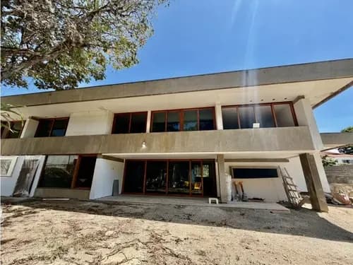 Se Vende Casa 750m2 4h+s+ch/6b/6p Los Palos Grandes