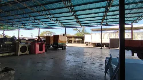 Np Vende Propiedad Industrial De Varios Galpones Código 314154