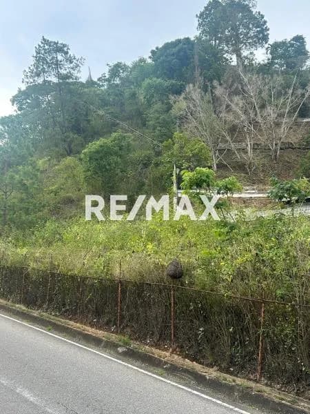 Terreno Residencial en Colinas de Tamanaco (Venta)