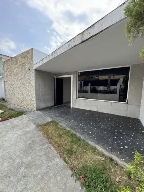 EN EXCLUSIVA Casa comercial en venta en el Viñedo, cerca del elevado del viñedo, y la zona comercial Valencia norte Carabobo