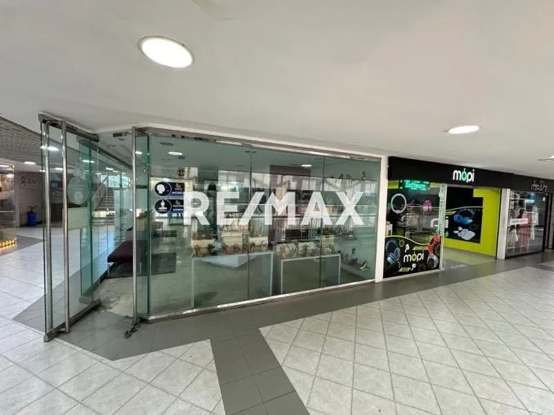 VENDE LOCAL COMERCIAL C C LAGO MALL av el milagro