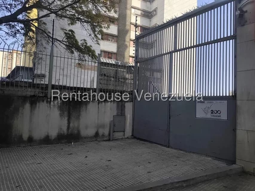 Comercial (Estacionamiento) en Venta en El Recreo, Distrito Metropolitano