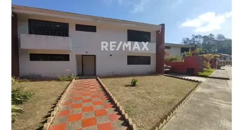 Amplia Y Hermosa Casa En Venta En Lomas De Monte Claro