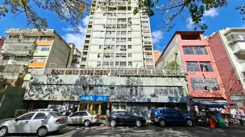 Apartamento En Venta Con Balcón Parroquia La Candelaria #26-18731 Magaly