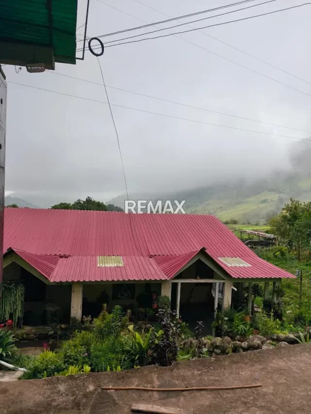 VENTA DE CASA CON TERRENO LA AHUYAMALA CORDERO