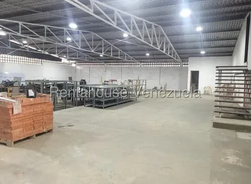 Galpón Industrial Con Local Y Anexo En Alquiler En Boleíta Norte Mls #26-8309 Dreidy Gonzalez