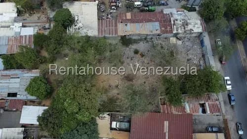 Venta Terreno Comercial En Plena Calle 42 En Zona Repuestera De Barquisimeto,lara Mp