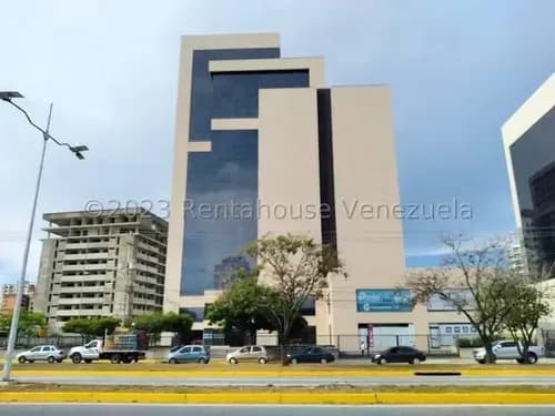 Erika Armeya Vende, Oficina En El Triangulo Del Este De Barquisimeto Flex: 24-8056