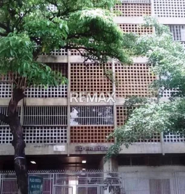APARTAMENTO EN VENTA - URB. LOS CAOBOS