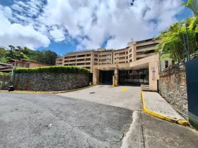 En Venta Exclusiva Residencia con Vista Panorámica en Los Naranjos del Hatillo