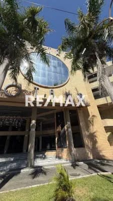 Alquiler oficina corporativa en El Viñedo Centro comercial Otama