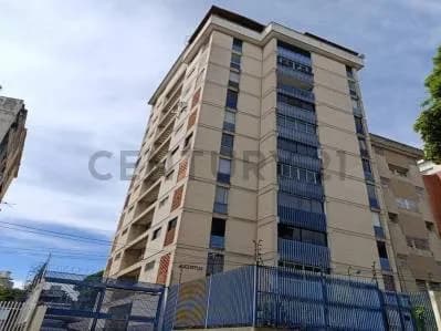 Comodo Apartamento en Venta. Las Palmas. Caracas