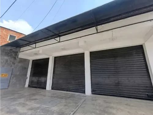 Local En Alquiler Ubicado En Naguanagua Av. Principal Hv-9772766