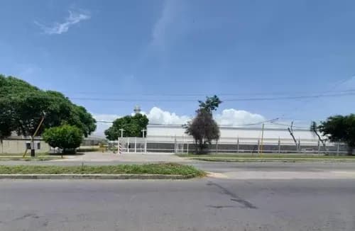 Se Alquila Galpón Con Luz Trifásica En Zona Industrial Municipal Ll Frente A Ford Motors