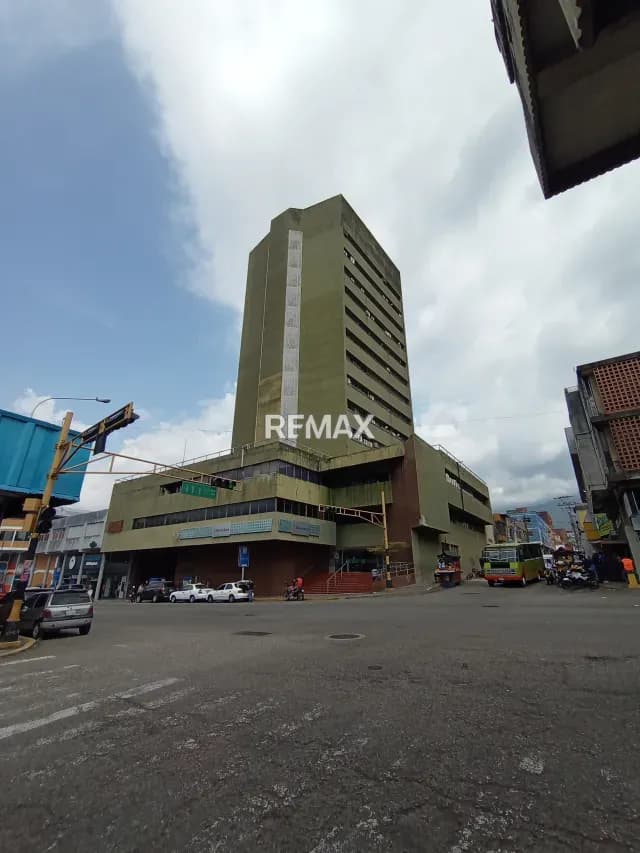 Oficina Comercial En Alquiler - Torre Unión - Av. 7ma