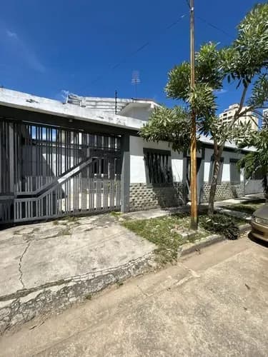 Casa En Venta En Urb Santa Cecilia Valencia Yt Yenny Teran Vende