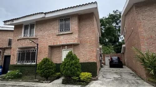 Anny Cuevas Y Manuel Sarabia Inziturealtors Venden Townhouse Guataparo Valencia Estado Carabobo