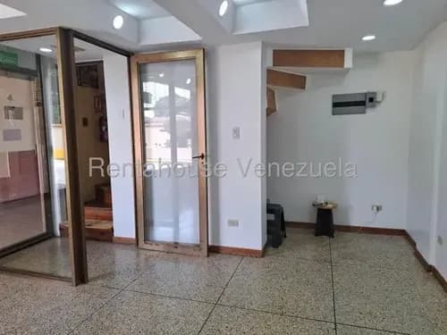 Maritza Lucena Alquila Amplio Local Al Este De Barquisimeto.