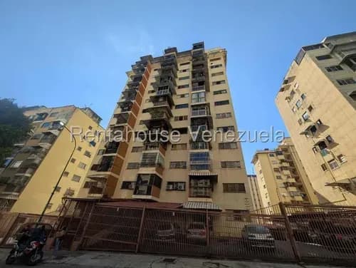 Cómodo Apto Ubicado En Sta. Mónica En Venta Cod 26-21820 Jr