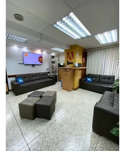 Oficina En Venta 144m2 - Urb. Los Cortijos