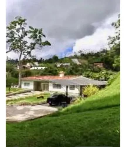 Vendo Casa 250m2 Los Montes Verdes 0358