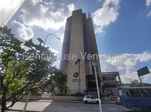 Oficina En Alquiler Amoblada Con Cinco Cubículos En Bello Monte #25-10297
