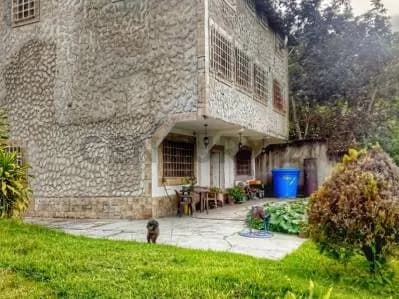 VENTA DE TERRENO CON BIENECHURIA, SECTOR EL AMARILLO, SAN ANTONIO DE LOS ALTOS