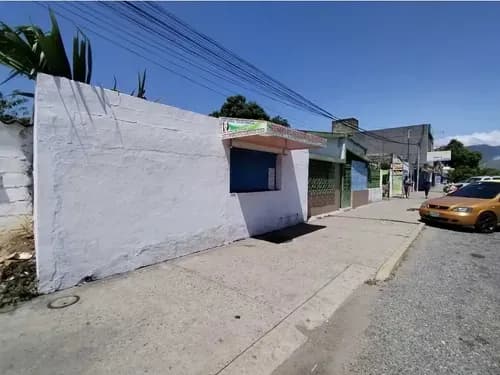 Casa En Venta En Naguanagua Ave. Universidad Em-8370277