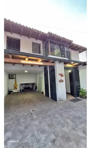 Se Vende Bella Casa En Urb Colinas De Carrizal