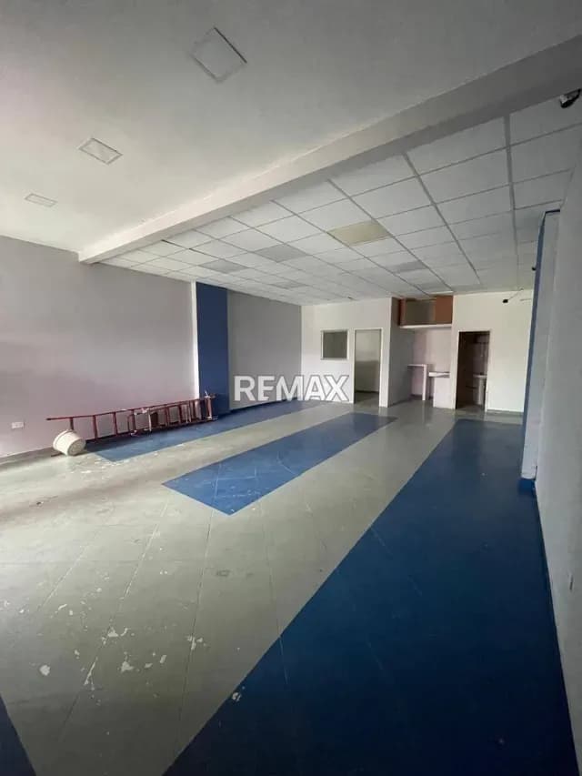 Local Comercial en alquiler C.C Tacarigua zona industrial