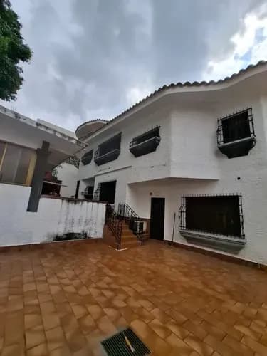 Casa Amoblada Con Potencial Comercial En Venta La Viña, Planta De Agua Propia - Atmlf
