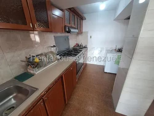 Venta Amplio Pent-house De Cuatro Habitaciones Con Espacios Generosos En El Centro Barquisimeto,lara Rc