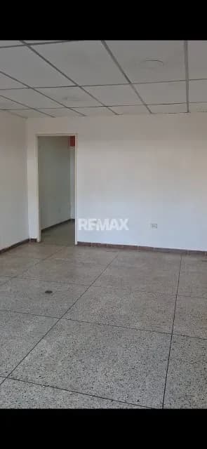 Local Comercial en Alquiler - Av. Fuerzas Aéreas