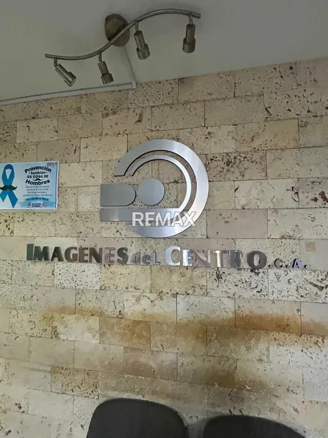 En alquiler consultorio médico.