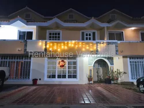 Townhouse En Venta En Milagro Norte Mls #26-11389 Yh