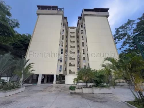 Comodo Y Amplio Apartamento En Venta En Las Esmeraldas #26-18164 Ad