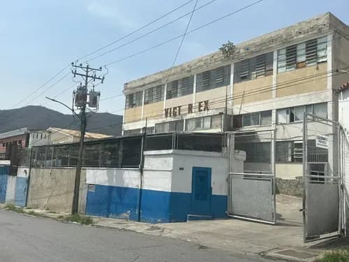 Edificio Con Galpon Industrial Ideal Para Carga Y Descarga De Contenedores La Yaguara, Caracas